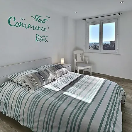 Appartement Le Voltaire - Gare -wifi - Balcon - Mon Groom Troyes