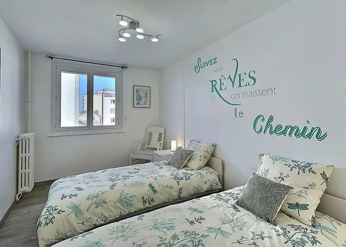 Le Voltaire - Balcon - 2 Chb - 3 Lits - 2 Min Gare Et Cente-ville - Mon Groom * Troyes