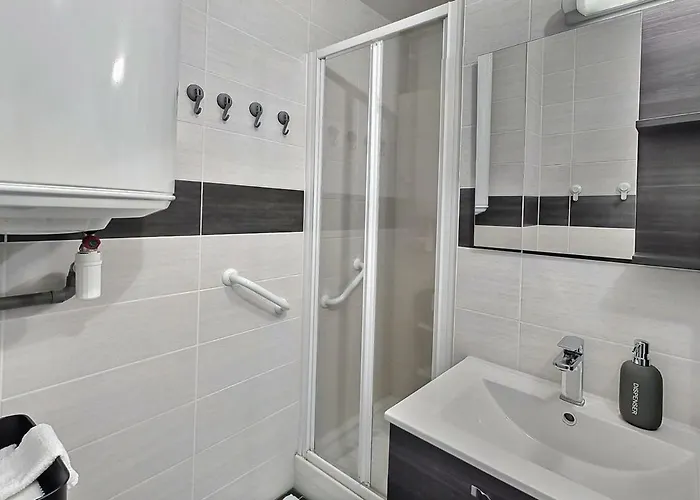 Le Voltaire - Balcon - 2 Chb - 3 Lits - 2 Min Gare Et Cente-ville - Mon Groom *