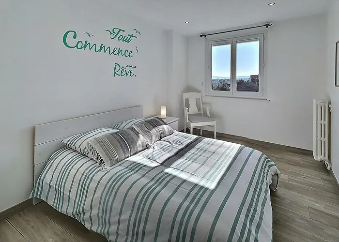 Lägenhet Le Voltaire - Balcon - 2 Chb - 3 Lits - 2 Min Gare Et Cente-ville - Mon Groom Troyes